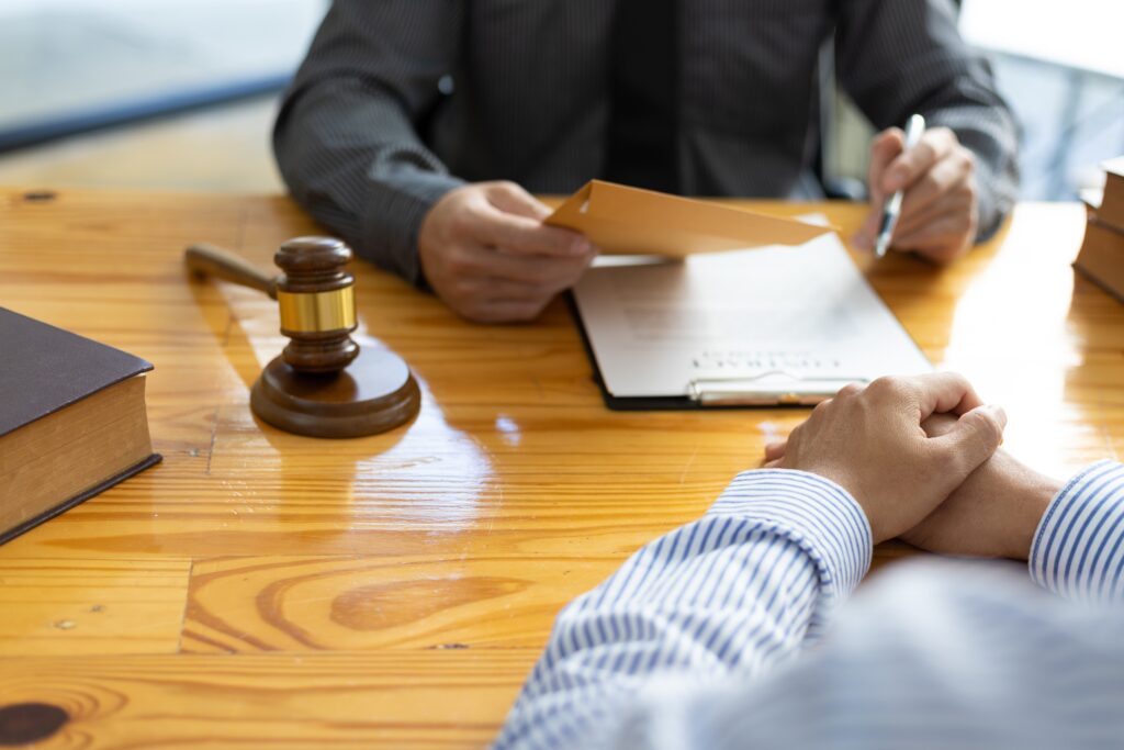 How A Car Accident Attorney Determines Liability 